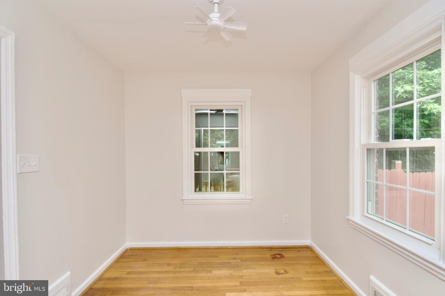 6016 N KINGS HWY, ALEXANDRIA, Virginia 22303, 2 Bedrooms Bedrooms, ,2 BathroomsBathrooms,Residential,For sale,6016 N KINGS HWY,VAFX2249010 MLS # VAFX2249010