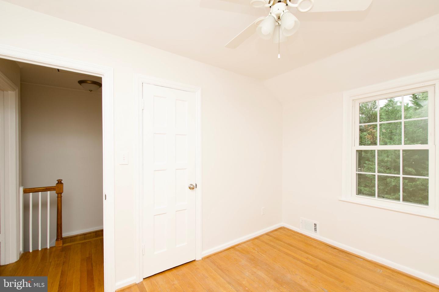 6016 N KINGS HWY, ALEXANDRIA, Virginia 22303, 2 Bedrooms Bedrooms, ,2 BathroomsBathrooms,Residential,For sale,6016 N KINGS HWY,VAFX2249010 MLS # VAFX2249010