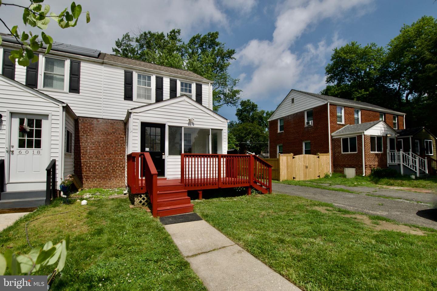 6016 N KINGS HWY, ALEXANDRIA, Virginia 22303, 2 Bedrooms Bedrooms, ,2 BathroomsBathrooms,Residential,For sale,6016 N KINGS HWY,VAFX2249010 MLS # VAFX2249010