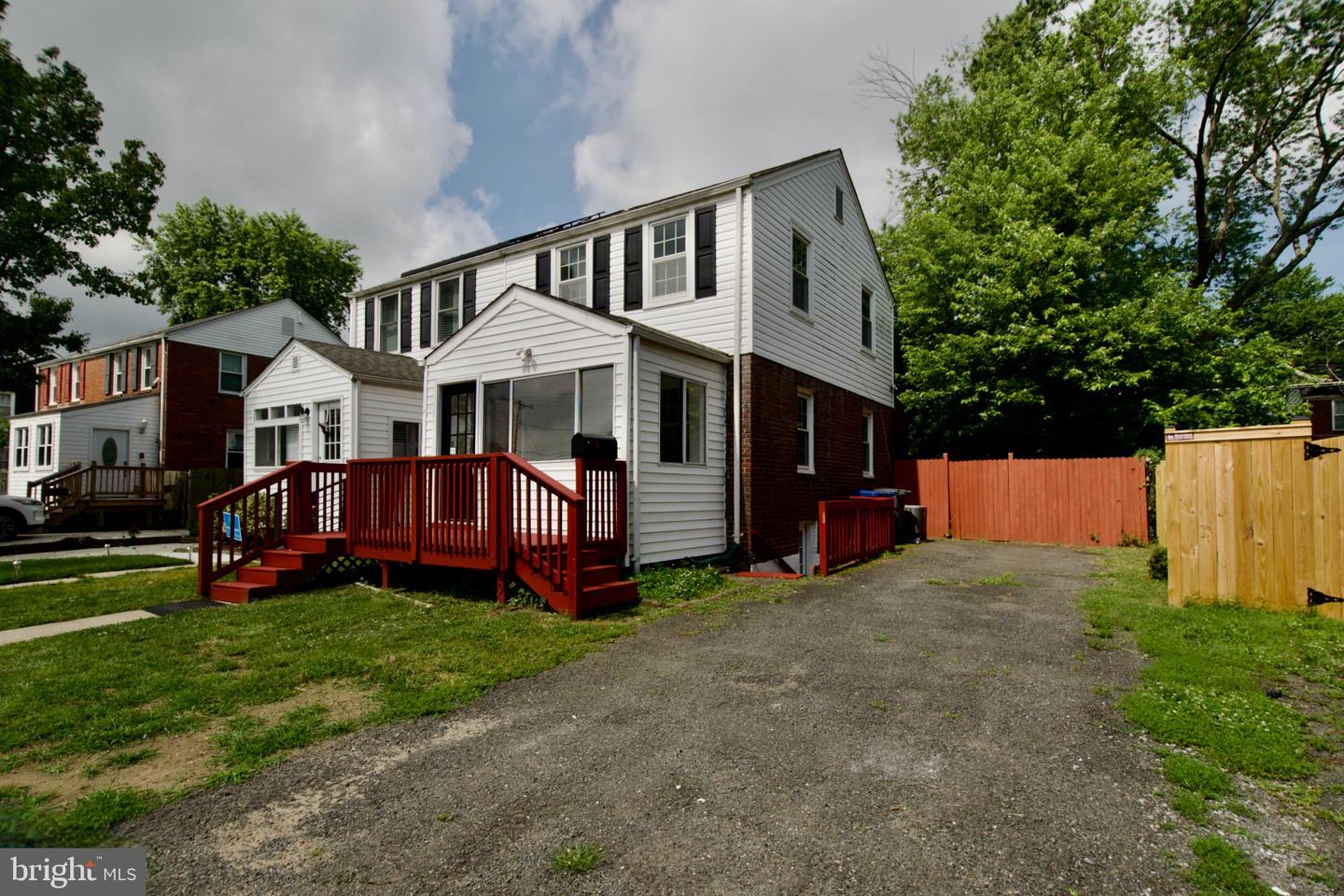 6016 N KINGS HWY, ALEXANDRIA, Virginia 22303, 2 Bedrooms Bedrooms, ,2 BathroomsBathrooms,Residential,For sale,6016 N KINGS HWY,VAFX2249010 MLS # VAFX2249010