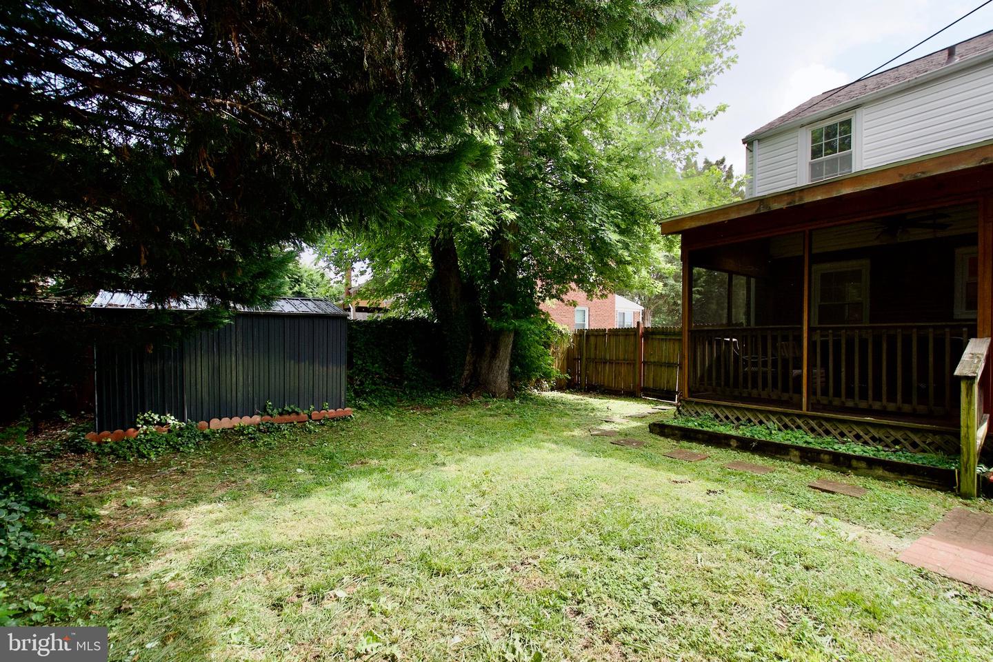 6016 N KINGS HWY, ALEXANDRIA, Virginia 22303, 2 Bedrooms Bedrooms, ,2 BathroomsBathrooms,Residential,For sale,6016 N KINGS HWY,VAFX2249010 MLS # VAFX2249010