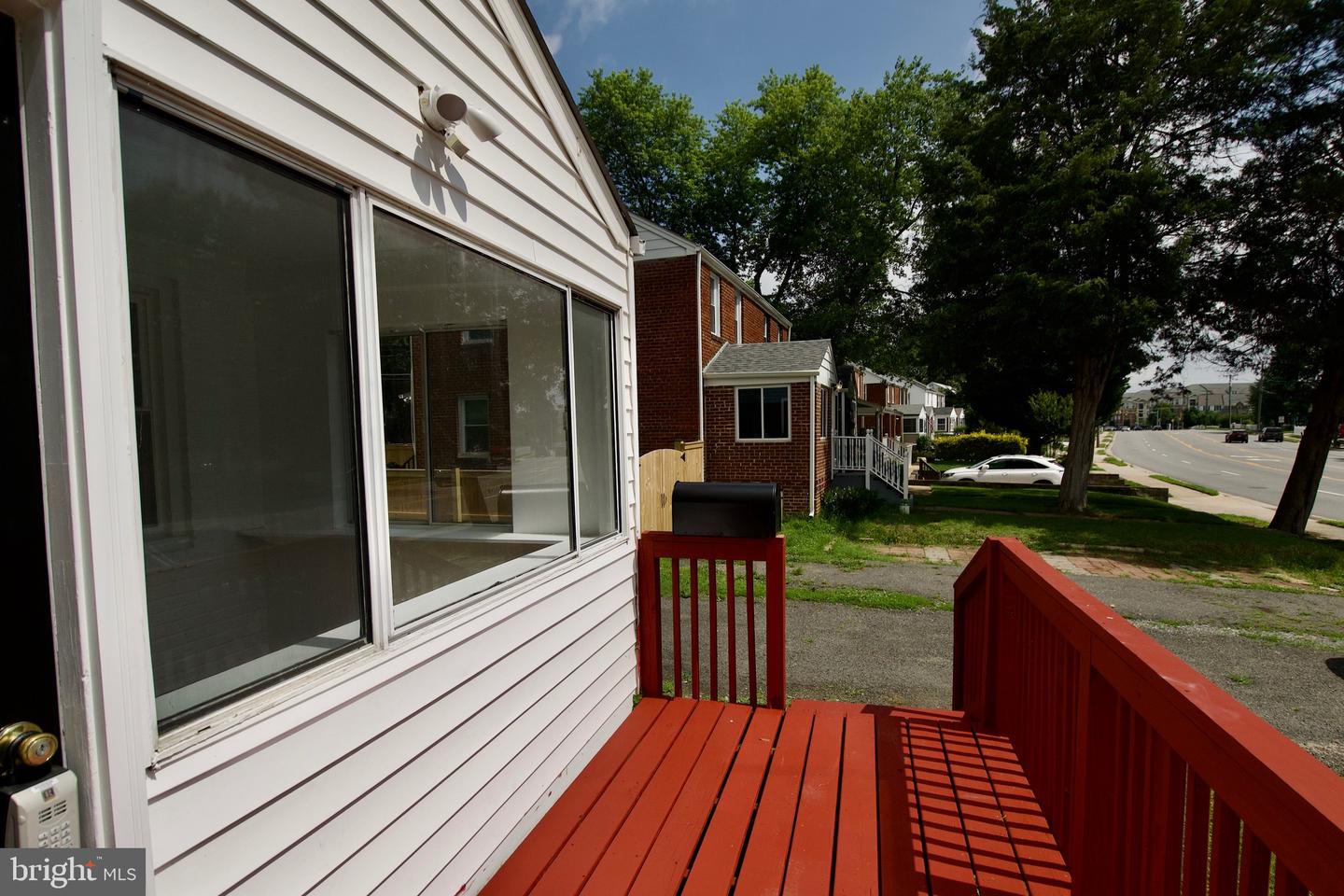 6016 N KINGS HWY, ALEXANDRIA, Virginia 22303, 2 Bedrooms Bedrooms, ,2 BathroomsBathrooms,Residential,For sale,6016 N KINGS HWY,VAFX2249010 MLS # VAFX2249010