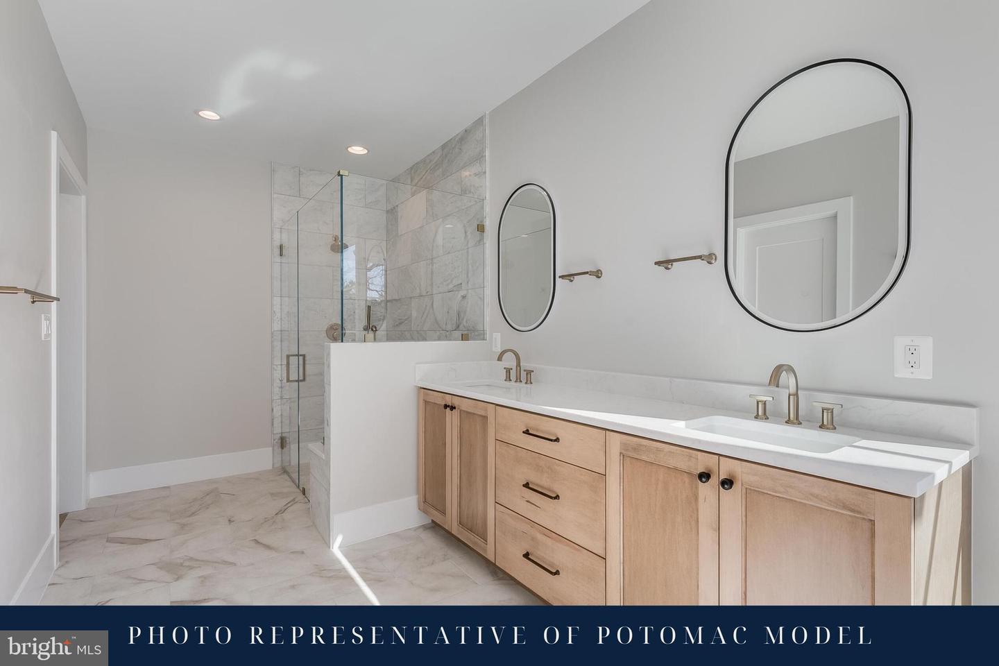 730 22ND ST S, ARLINGTON, Virginia 22202, 5 Bedrooms Bedrooms, ,5 BathroomsBathrooms,Residential,For sale,730 22ND ST S,VAAR2059508 MLS # VAAR2059508
