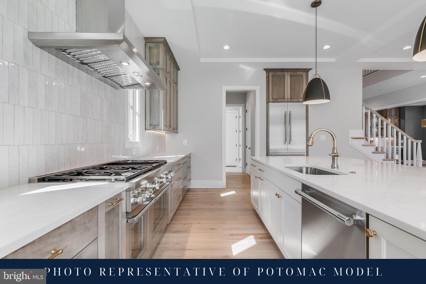 730 22ND ST S, ARLINGTON, Virginia 22202, 5 Bedrooms Bedrooms, ,5 BathroomsBathrooms,Residential,For sale,730 22ND ST S,VAAR2059508 MLS # VAAR2059508