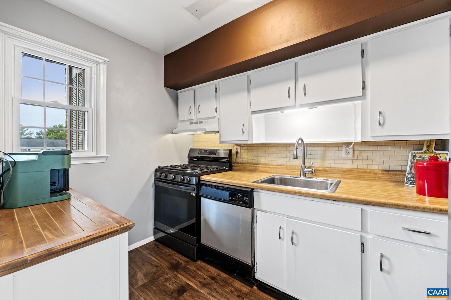 134 HESSIAN HILLS CIR #2, CHARLOTTESVILLE, Virginia 22901, 2 Bedrooms Bedrooms, ,1 BathroomBathrooms,Residential,For sale,134 HESSIAN HILLS CIR #2,665899 MLS # 665899