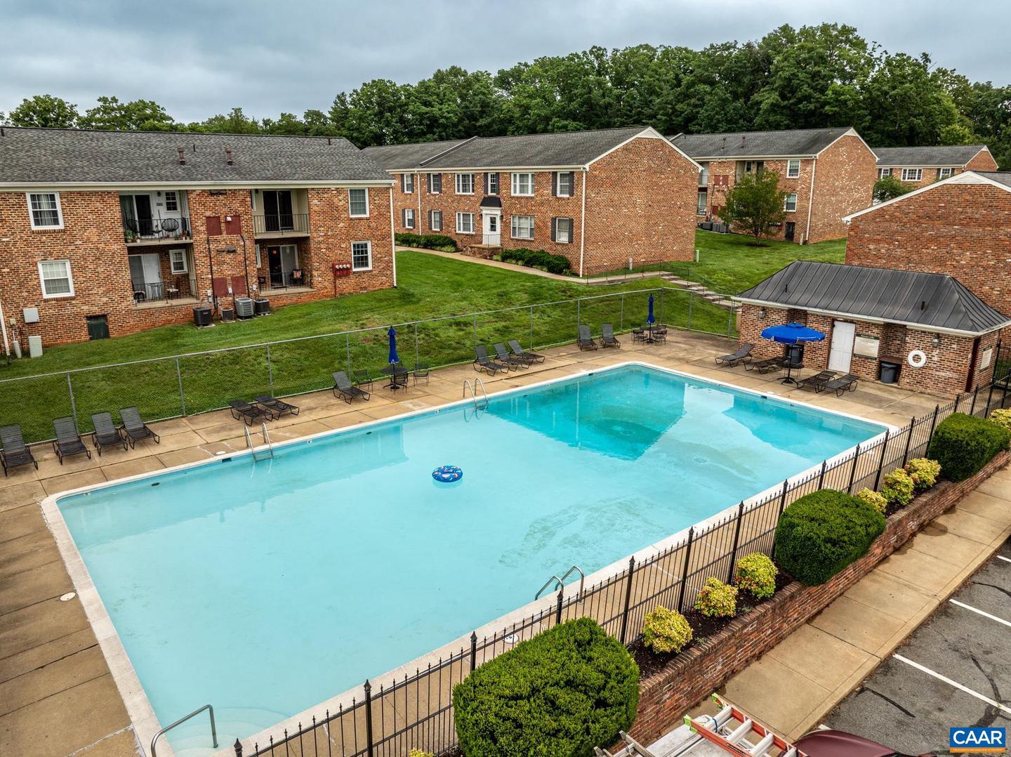134 HESSIAN HILLS CIR #2, CHARLOTTESVILLE, Virginia 22901, 2 Bedrooms Bedrooms, ,1 BathroomBathrooms,Residential,For sale,134 HESSIAN HILLS CIR #2,665899 MLS # 665899