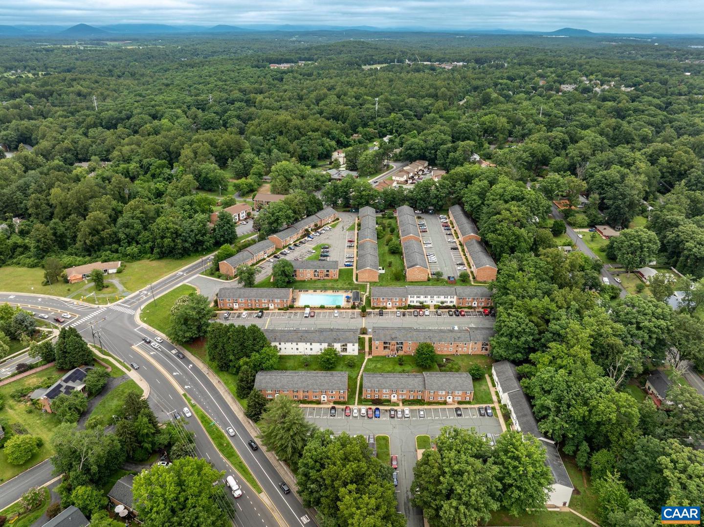 134 HESSIAN HILLS CIR #2, CHARLOTTESVILLE, Virginia 22901, 2 Bedrooms Bedrooms, ,1 BathroomBathrooms,Residential,For sale,134 HESSIAN HILLS CIR #2,665899 MLS # 665899
