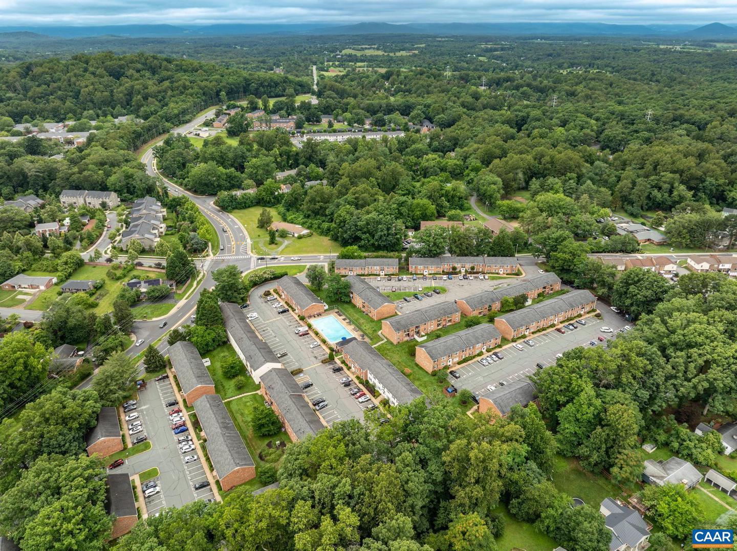 134 HESSIAN HILLS CIR #2, CHARLOTTESVILLE, Virginia 22901, 2 Bedrooms Bedrooms, ,1 BathroomBathrooms,Residential,For sale,134 HESSIAN HILLS CIR #2,665899 MLS # 665899