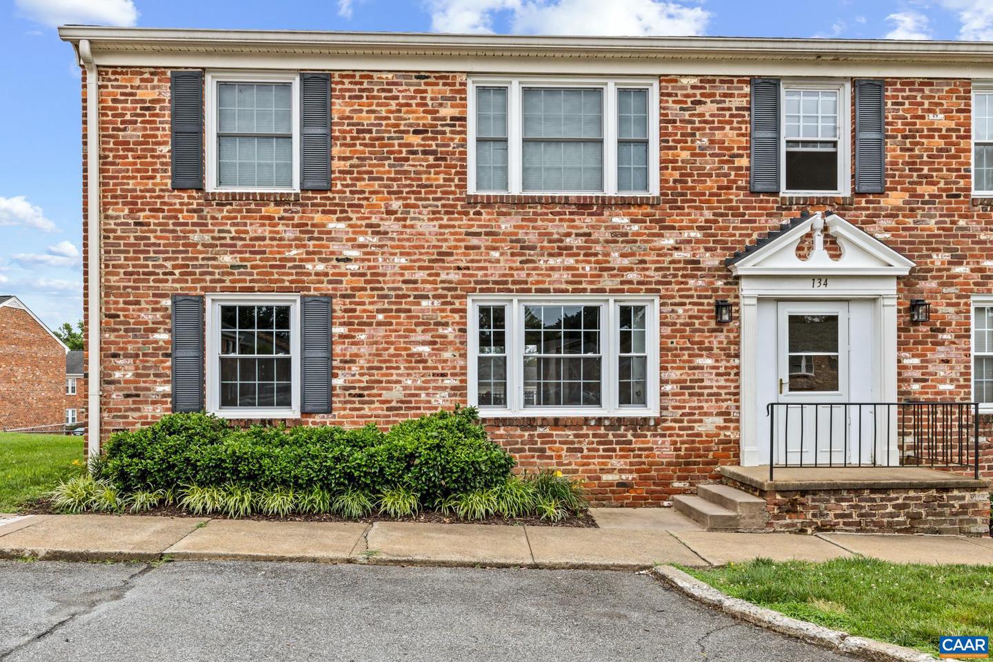 134 HESSIAN HILLS CIR #2, CHARLOTTESVILLE, Virginia 22901, 2 Bedrooms Bedrooms, ,1 BathroomBathrooms,Residential,For sale,134 HESSIAN HILLS CIR #2,665899 MLS # 665899