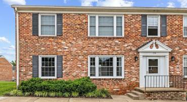 134 HESSIAN HILLS CIR #2, CHARLOTTESVILLE, Virginia 22901, 2 Bedrooms Bedrooms, ,1 BathroomBathrooms,Residential,For sale,134 HESSIAN HILLS CIR #2,665899 MLS # 665899