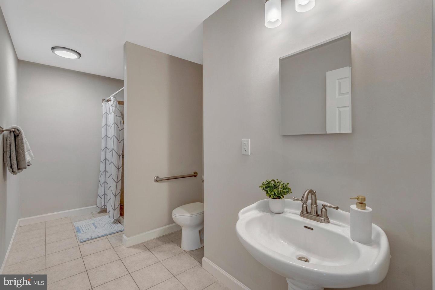 10828 MOORE DR, MANASSAS, Virginia 20111, 5 Bedrooms Bedrooms, ,4 BathroomsBathrooms,Residential,For sale,10828 MOORE DR,VAPW2097500 MLS # VAPW2097500