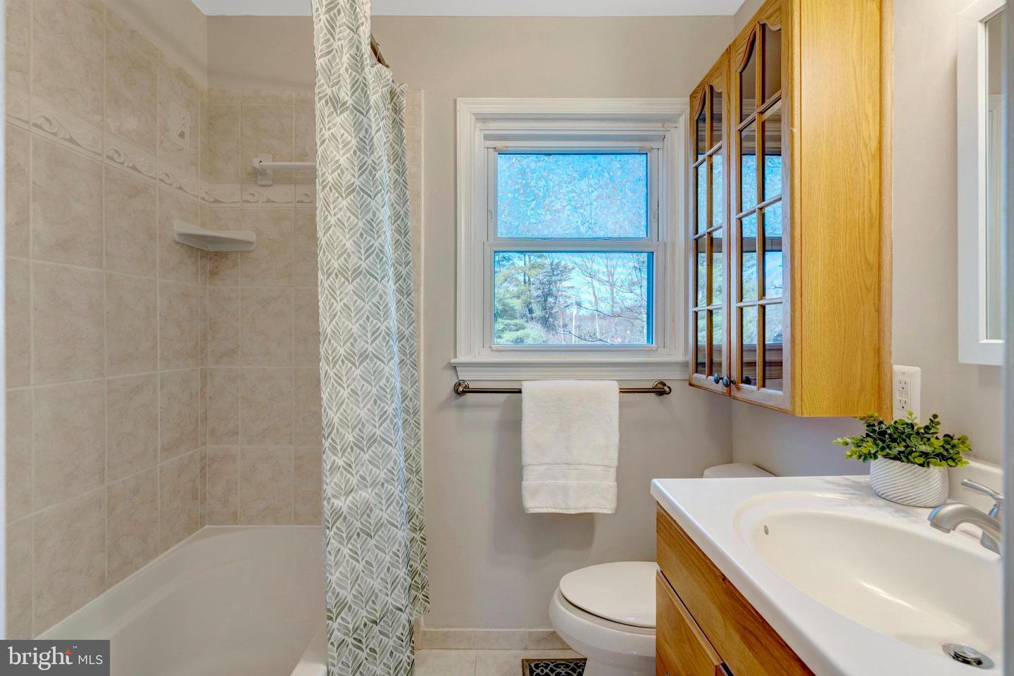 10828 MOORE DR, MANASSAS, Virginia 20111, 5 Bedrooms Bedrooms, ,4 BathroomsBathrooms,Residential,For sale,10828 MOORE DR,VAPW2097500 MLS # VAPW2097500