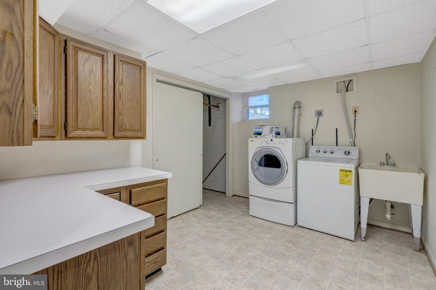 10828 MOORE DR, MANASSAS, Virginia 20111, 5 Bedrooms Bedrooms, ,4 BathroomsBathrooms,Residential,For sale,10828 MOORE DR,VAPW2097500 MLS # VAPW2097500