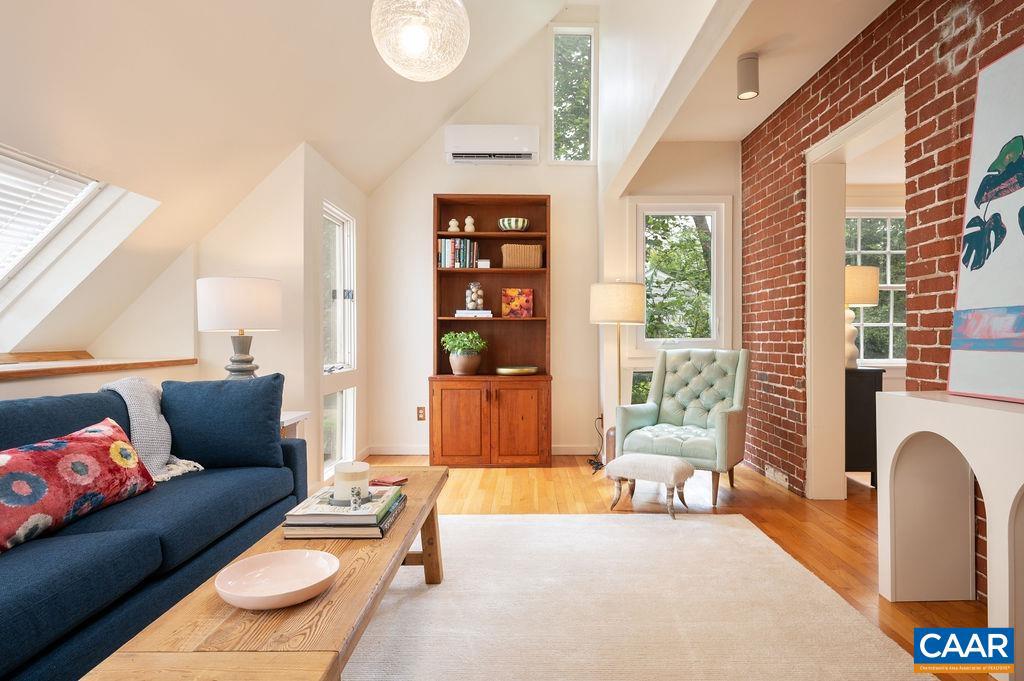1614 MEADOWBROOK HEIGHTS RD, CHARLOTTESVILLE, Virginia 22901, 3 Bedrooms Bedrooms, ,2 BathroomsBathrooms,Residential,For sale,1614 MEADOWBROOK HEIGHTS RD,665855 MLS # 665855