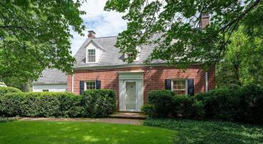 1614 MEADOWBROOK HEIGHTS RD, CHARLOTTESVILLE, Virginia 22901, 3 Bedrooms Bedrooms, ,2 BathroomsBathrooms,Residential,For sale,1614 MEADOWBROOK HEIGHTS RD,665855 MLS # 665855