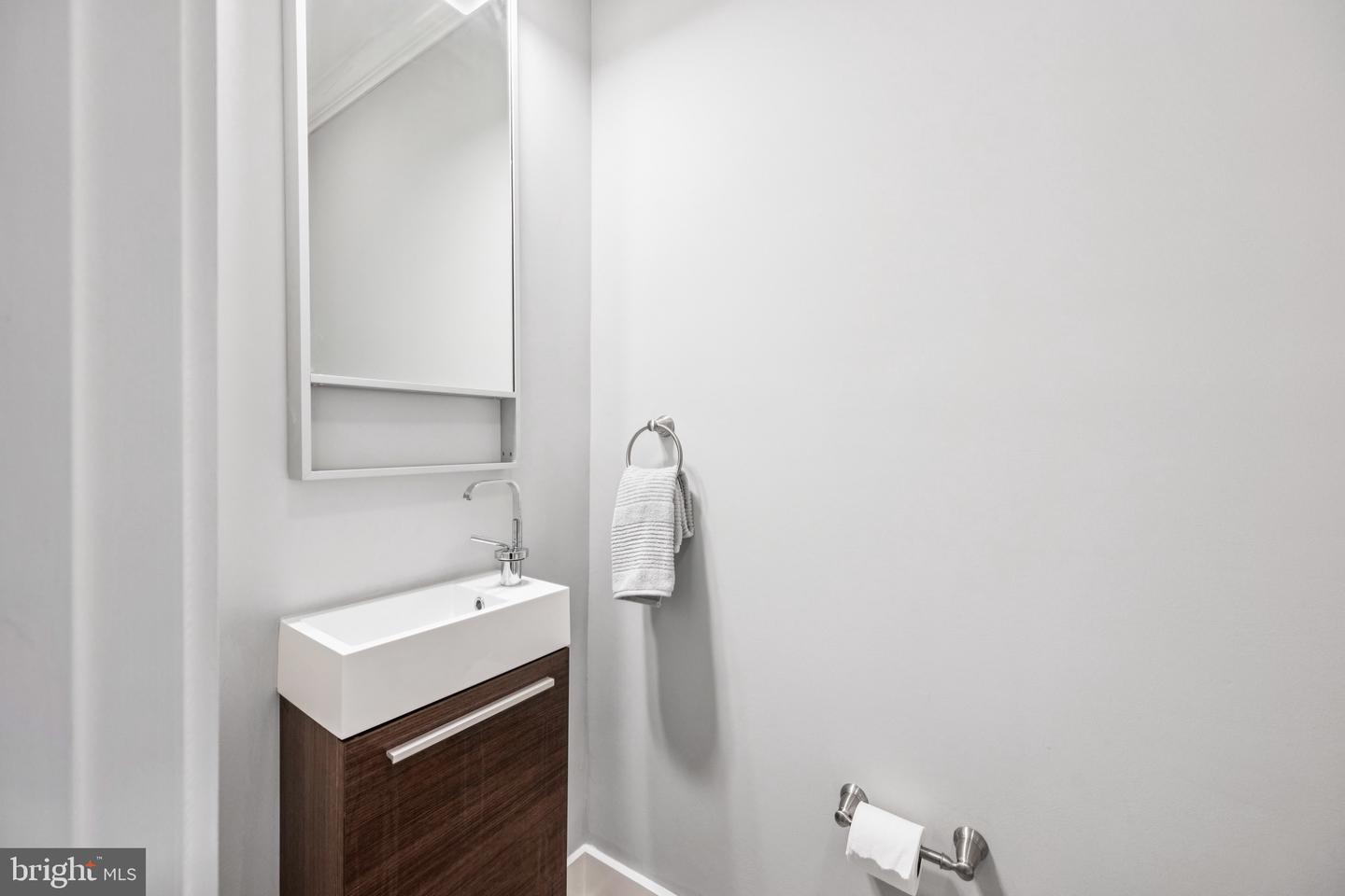 205 V ST NE, WASHINGTON, District Of Columbia 20002, ,Residential,For sale,205 V ST NE,DCDC2206396 MLS # DCDC2206396