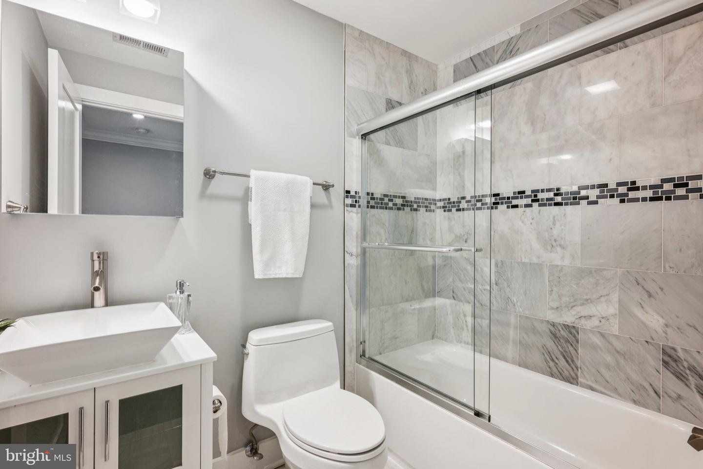 205 V ST NE, WASHINGTON, District Of Columbia 20002, ,Residential,For sale,205 V ST NE,DCDC2206396 MLS # DCDC2206396