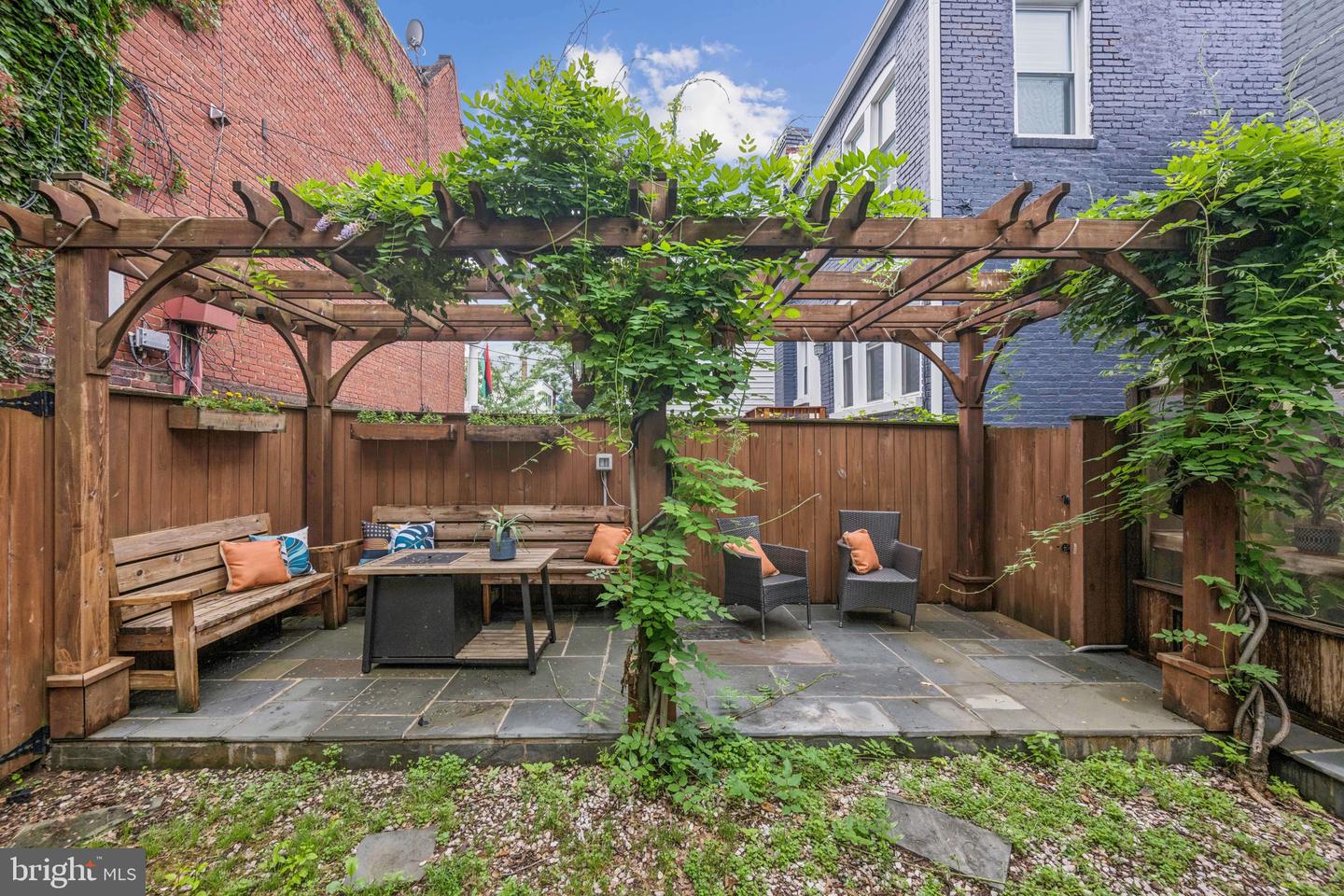 205 V ST NE, WASHINGTON, District Of Columbia 20002, ,Residential,For sale,205 V ST NE,DCDC2206396 MLS # DCDC2206396