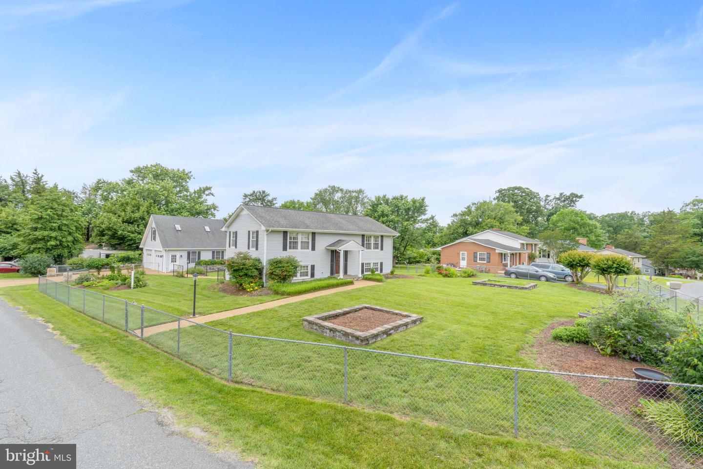 101 DEERWOOD RD, CHARLOTTESVILLE, Virginia 22911, 3 Bedrooms Bedrooms, ,2 BathroomsBathrooms,Residential,For sale,101 DEERWOOD RD,VAAB2001026 MLS # VAAB2001026