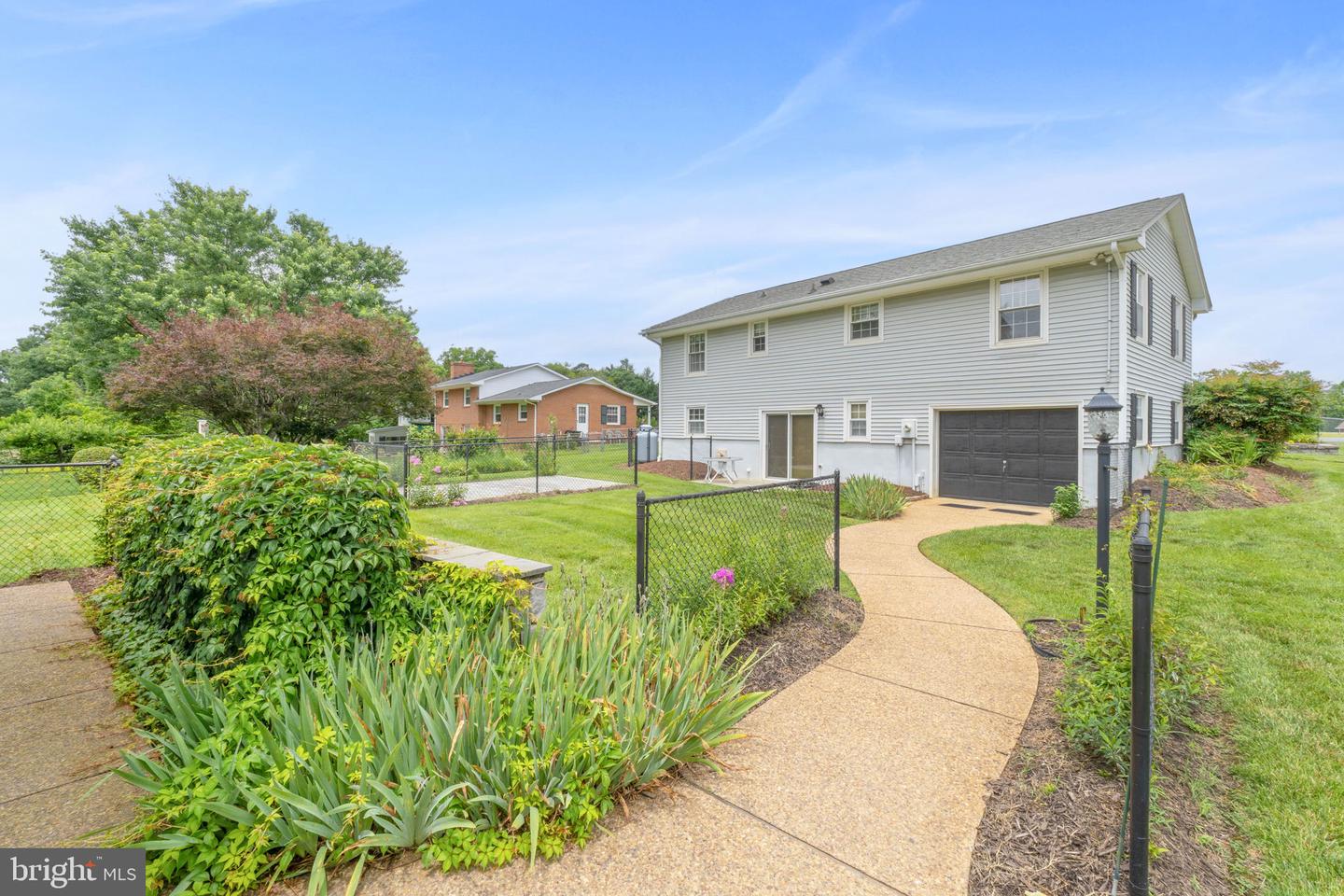101 DEERWOOD RD, CHARLOTTESVILLE, Virginia 22911, 3 Bedrooms Bedrooms, ,2 BathroomsBathrooms,Residential,For sale,101 DEERWOOD RD,VAAB2001026 MLS # VAAB2001026