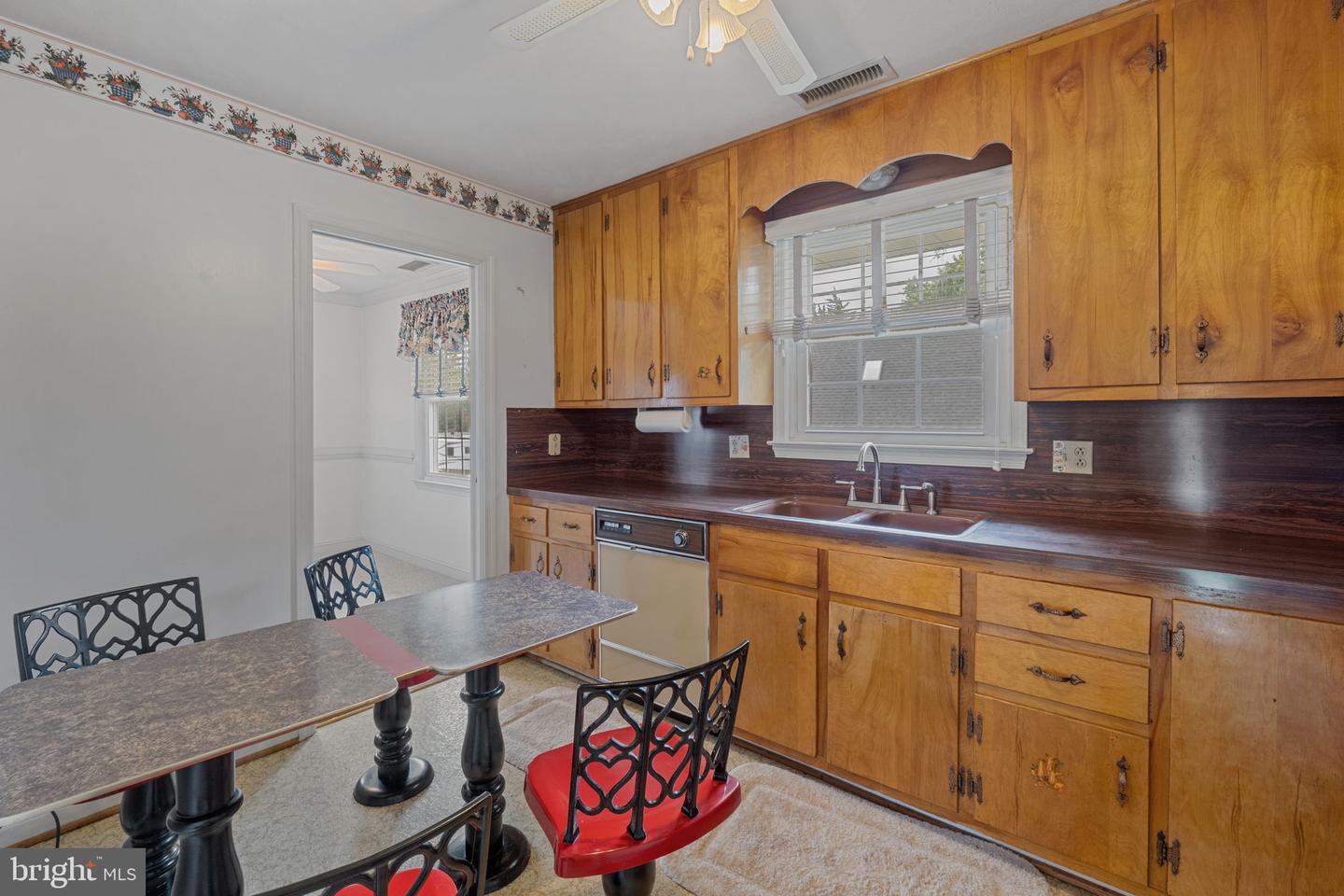 101 DEERWOOD RD, CHARLOTTESVILLE, Virginia 22911, 3 Bedrooms Bedrooms, ,2 BathroomsBathrooms,Residential,For sale,101 DEERWOOD RD,VAAB2001026 MLS # VAAB2001026
