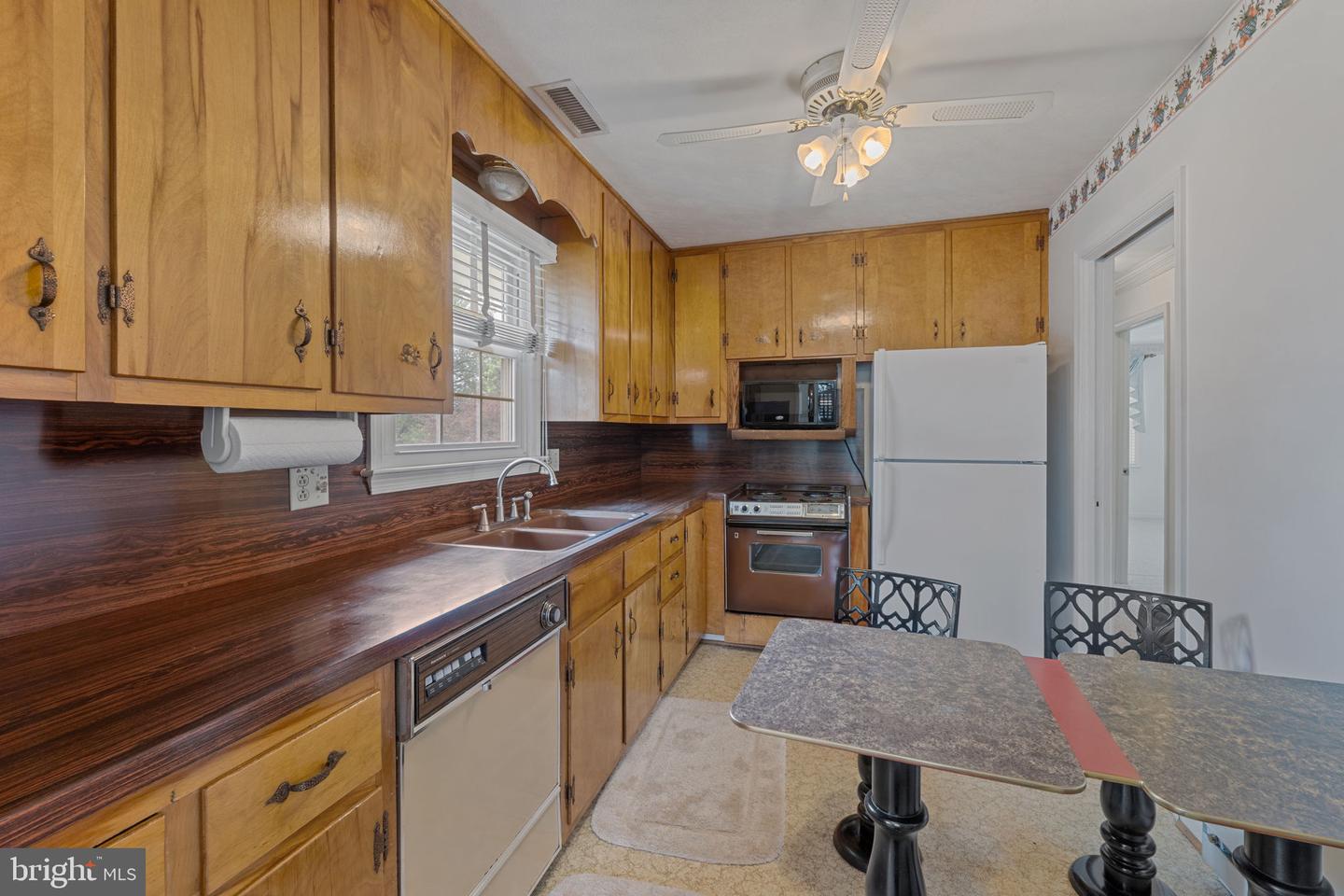101 DEERWOOD RD, CHARLOTTESVILLE, Virginia 22911, 3 Bedrooms Bedrooms, ,2 BathroomsBathrooms,Residential,For sale,101 DEERWOOD RD,VAAB2001026 MLS # VAAB2001026