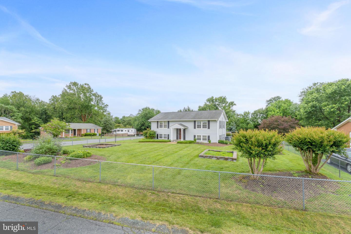 101 DEERWOOD RD, CHARLOTTESVILLE, Virginia 22911, 3 Bedrooms Bedrooms, ,2 BathroomsBathrooms,Residential,For sale,101 DEERWOOD RD,VAAB2001026 MLS # VAAB2001026