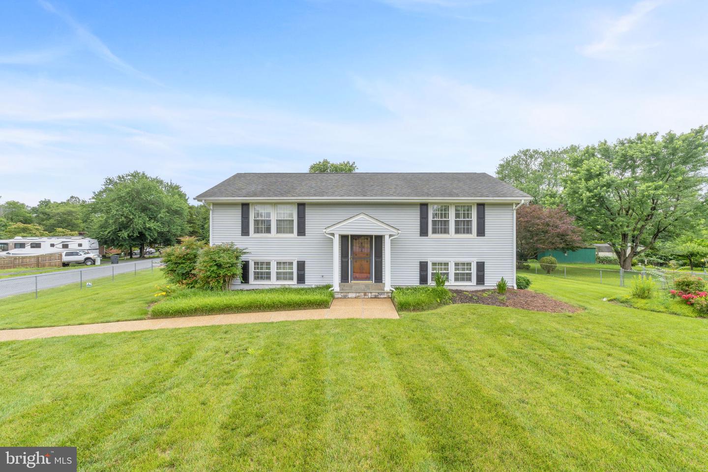 101 DEERWOOD RD, CHARLOTTESVILLE, Virginia 22911, 3 Bedrooms Bedrooms, ,2 BathroomsBathrooms,Residential,For sale,101 DEERWOOD RD,VAAB2001026 MLS # VAAB2001026