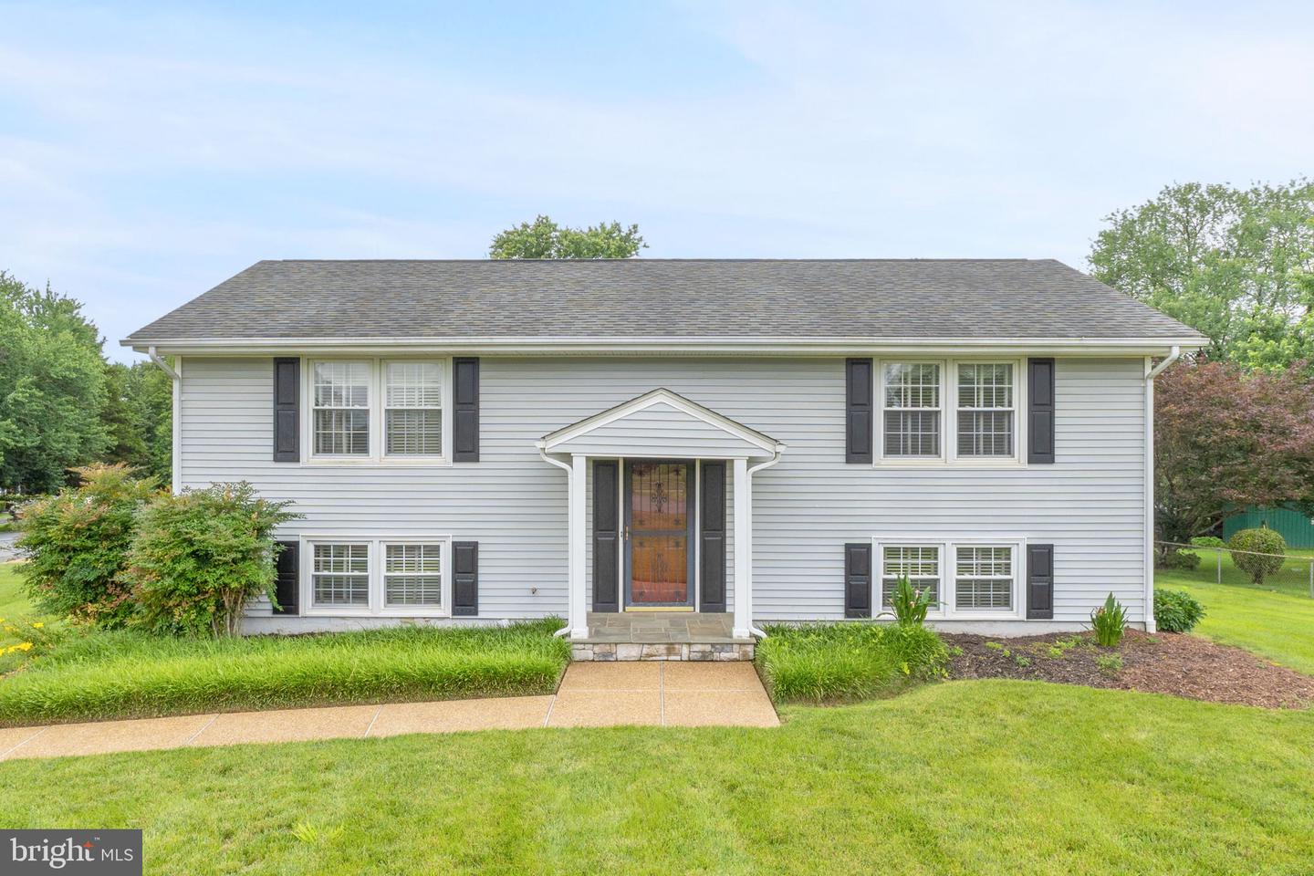 101 DEERWOOD RD, CHARLOTTESVILLE, Virginia 22911, 3 Bedrooms Bedrooms, ,2 BathroomsBathrooms,Residential,For sale,101 DEERWOOD RD,VAAB2001026 MLS # VAAB2001026