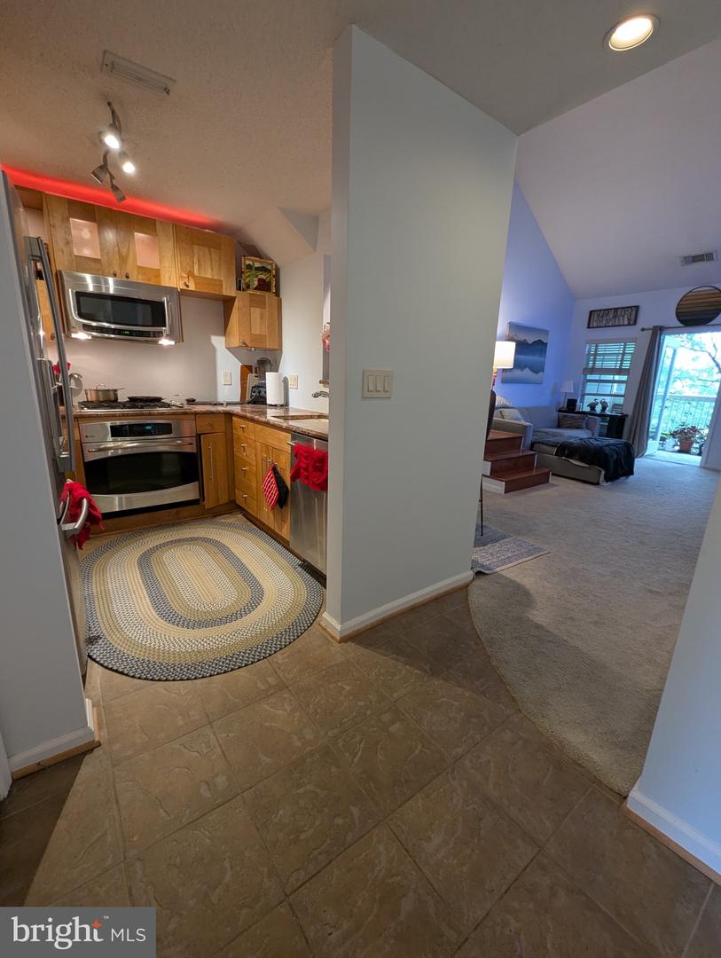 1720 LAKE SHORE CREST DR #34, RESTON, Virginia 20190, 2 Bedrooms Bedrooms, ,1 BathroomBathrooms,Residential,For sale,1720 LAKE SHORE CREST DR #34,VAFX2249032 MLS # VAFX2249032
