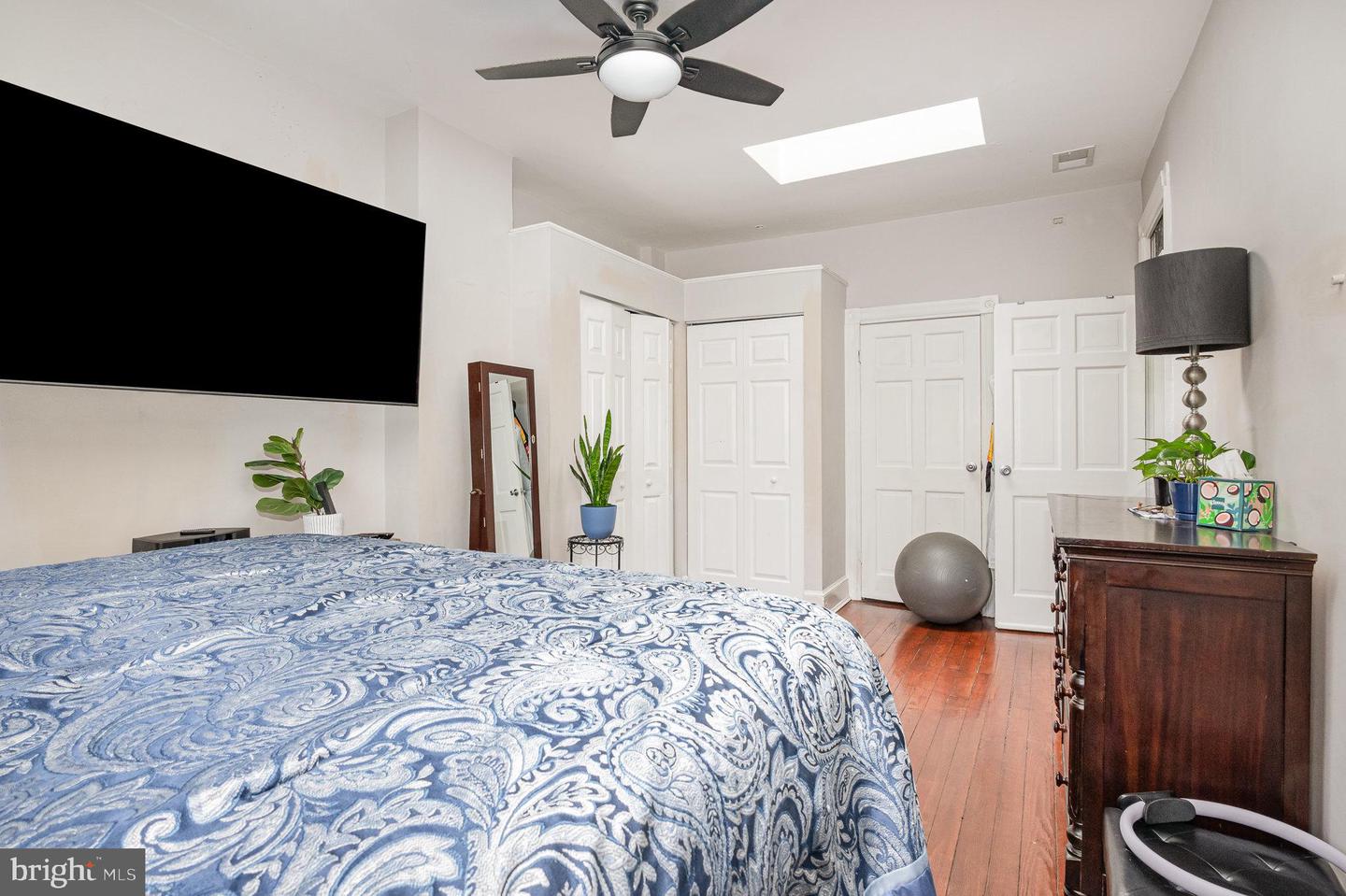 912 7TH ST NE, WASHINGTON, District Of Columbia 20002, 3 Bedrooms Bedrooms, ,1 BathroomBathrooms,Residential,For sale,912 7TH ST NE,DCDC2206582 MLS # DCDC2206582