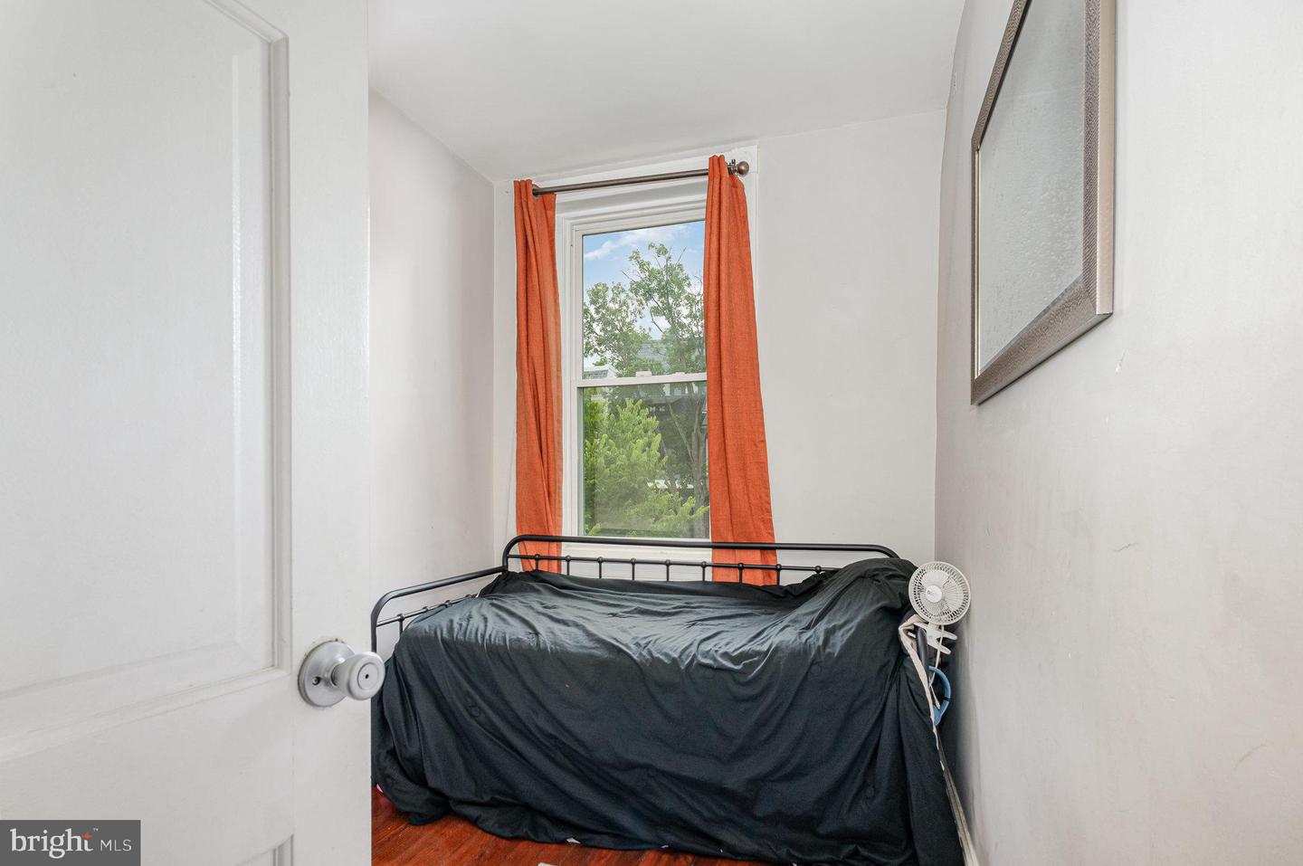 912 7TH ST NE, WASHINGTON, District Of Columbia 20002, 3 Bedrooms Bedrooms, ,1 BathroomBathrooms,Residential,For sale,912 7TH ST NE,DCDC2206582 MLS # DCDC2206582
