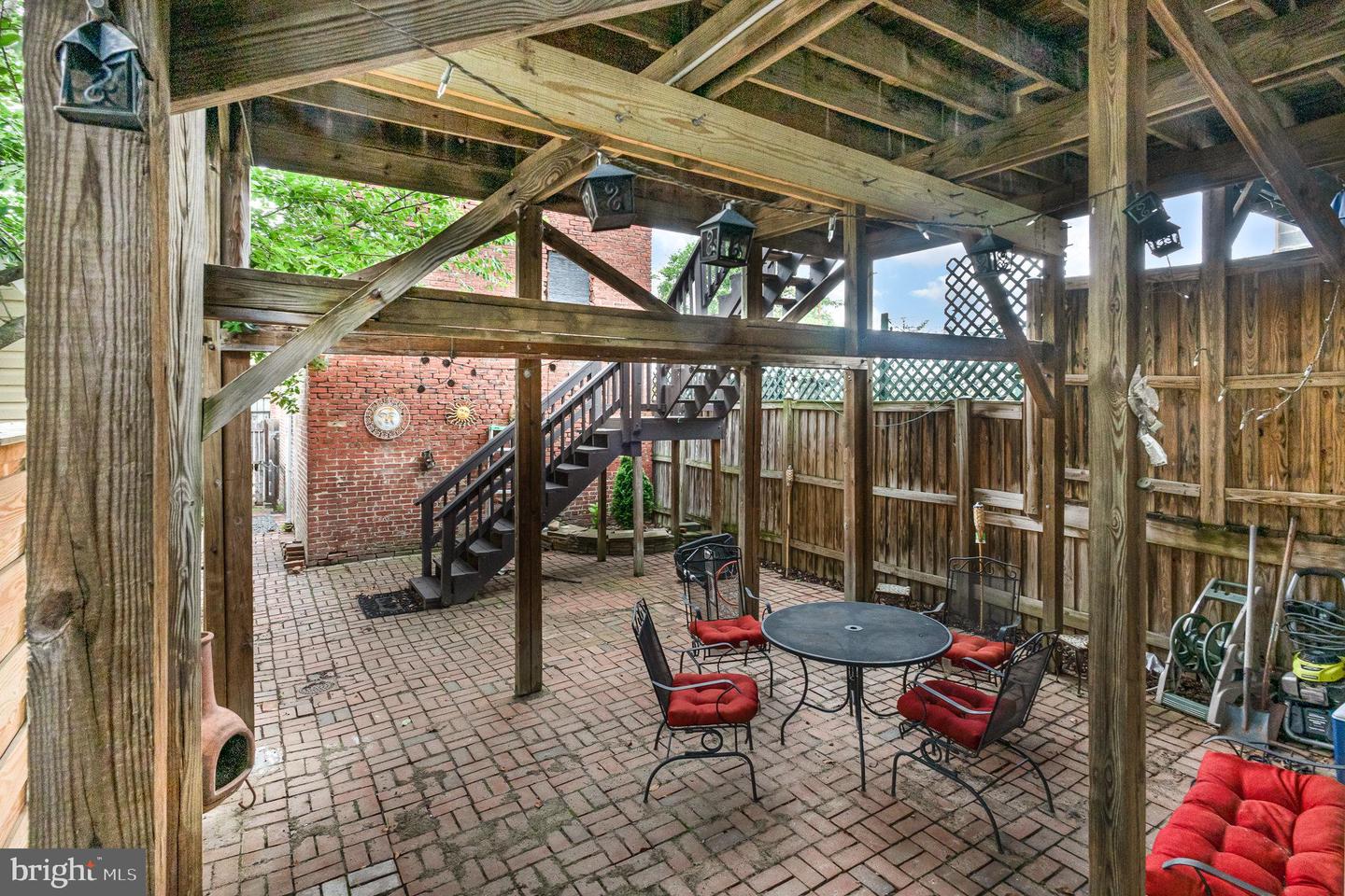 912 7TH ST NE, WASHINGTON, District Of Columbia 20002, 3 Bedrooms Bedrooms, ,1 BathroomBathrooms,Residential,For sale,912 7TH ST NE,DCDC2206582 MLS # DCDC2206582