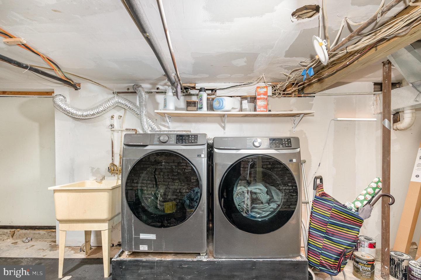 912 7TH ST NE, WASHINGTON, District Of Columbia 20002, 3 Bedrooms Bedrooms, ,1 BathroomBathrooms,Residential,For sale,912 7TH ST NE,DCDC2206582 MLS # DCDC2206582