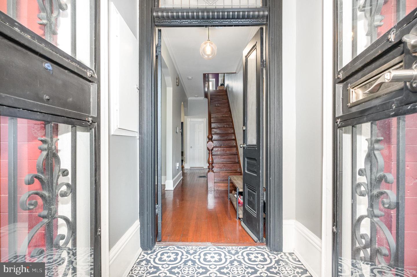 912 7TH ST NE, WASHINGTON, District Of Columbia 20002, 3 Bedrooms Bedrooms, ,1 BathroomBathrooms,Residential,For sale,912 7TH ST NE,DCDC2206582 MLS # DCDC2206582