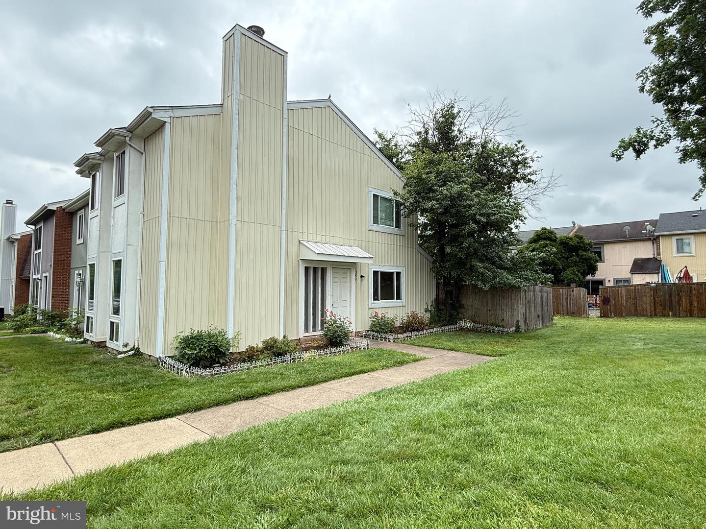 1089 KNIGHT LN, HERNDON, Virginia 20170, 3 Bedrooms Bedrooms, ,2 BathroomsBathrooms,Residential,For sale,1089 KNIGHT LN,VAFX2249076 MLS # VAFX2249076