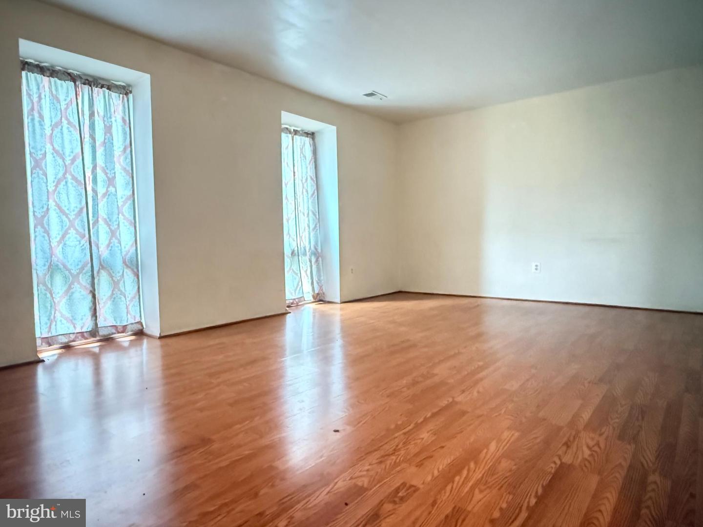 1089 KNIGHT LN, HERNDON, Virginia 20170, 3 Bedrooms Bedrooms, ,2 BathroomsBathrooms,Residential,For sale,1089 KNIGHT LN,VAFX2249076 MLS # VAFX2249076
