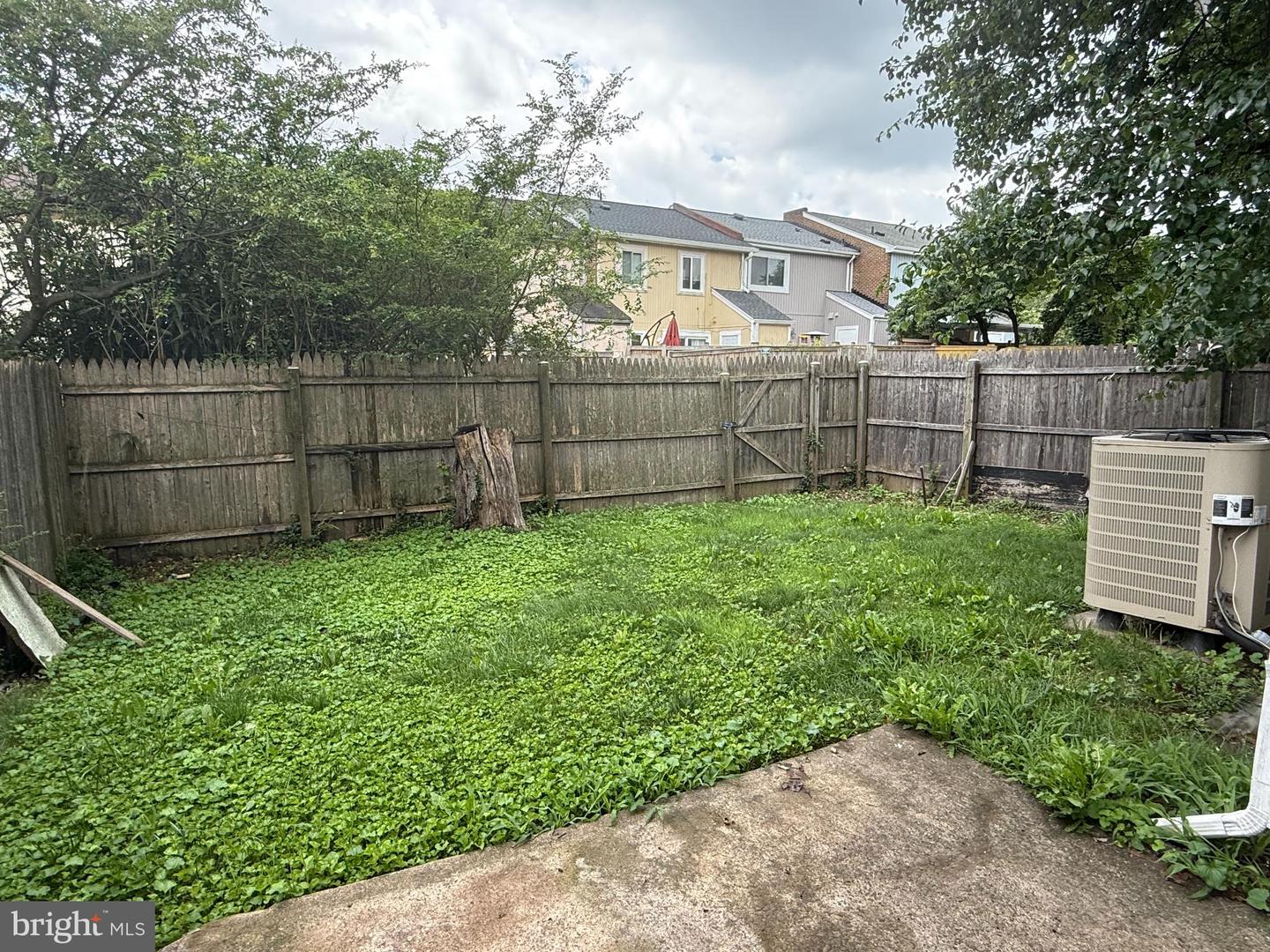 1089 KNIGHT LN, HERNDON, Virginia 20170, 3 Bedrooms Bedrooms, ,2 BathroomsBathrooms,Residential,For sale,1089 KNIGHT LN,VAFX2249076 MLS # VAFX2249076