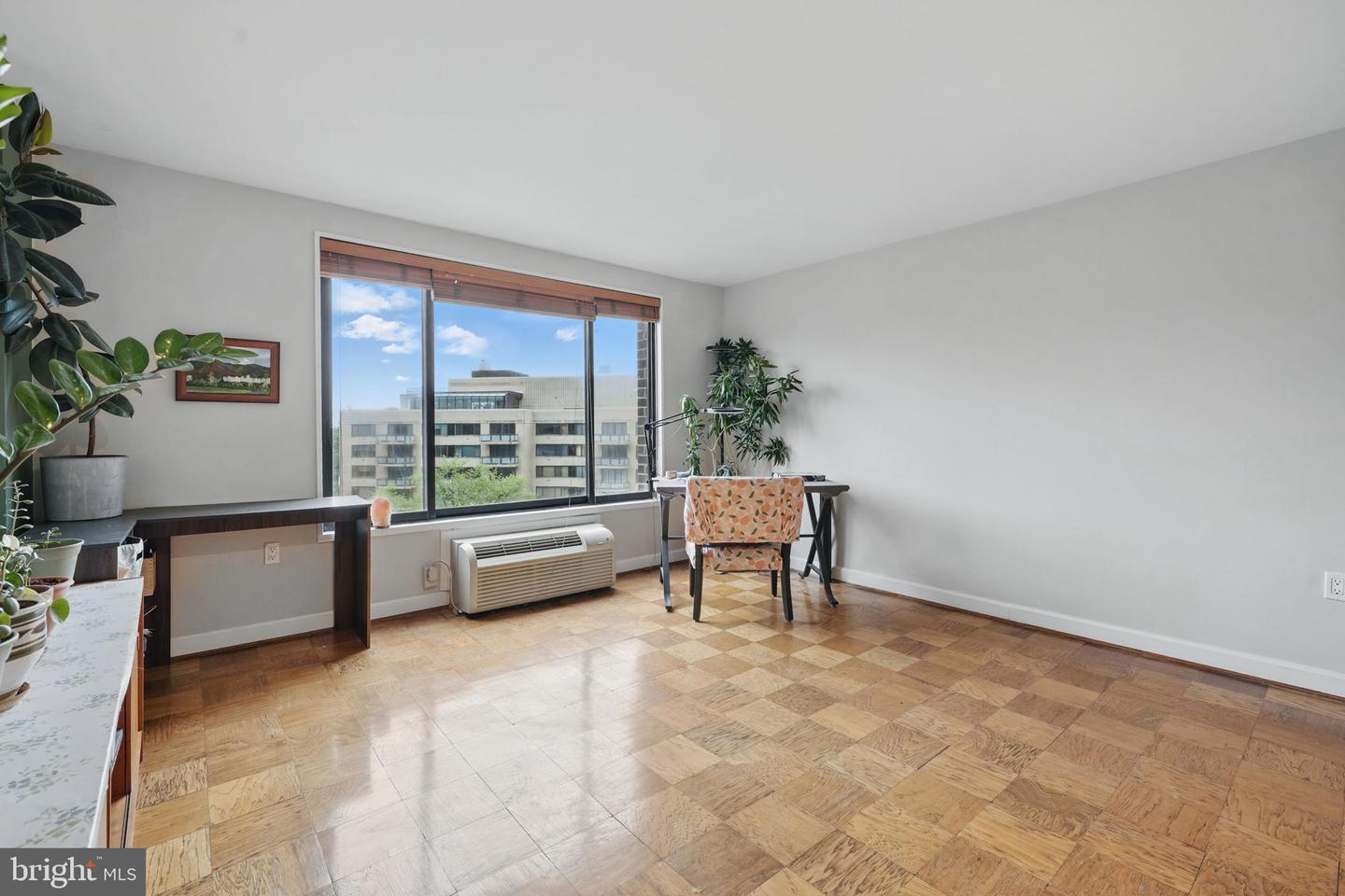 2501 CALVERT ST NW #811, WASHINGTON, District Of Columbia 20008, 1 Bedroom Bedrooms, ,1 BathroomBathrooms,Residential,For sale,2501 CALVERT ST NW #811,DCDC2206602 MLS # DCDC2206602