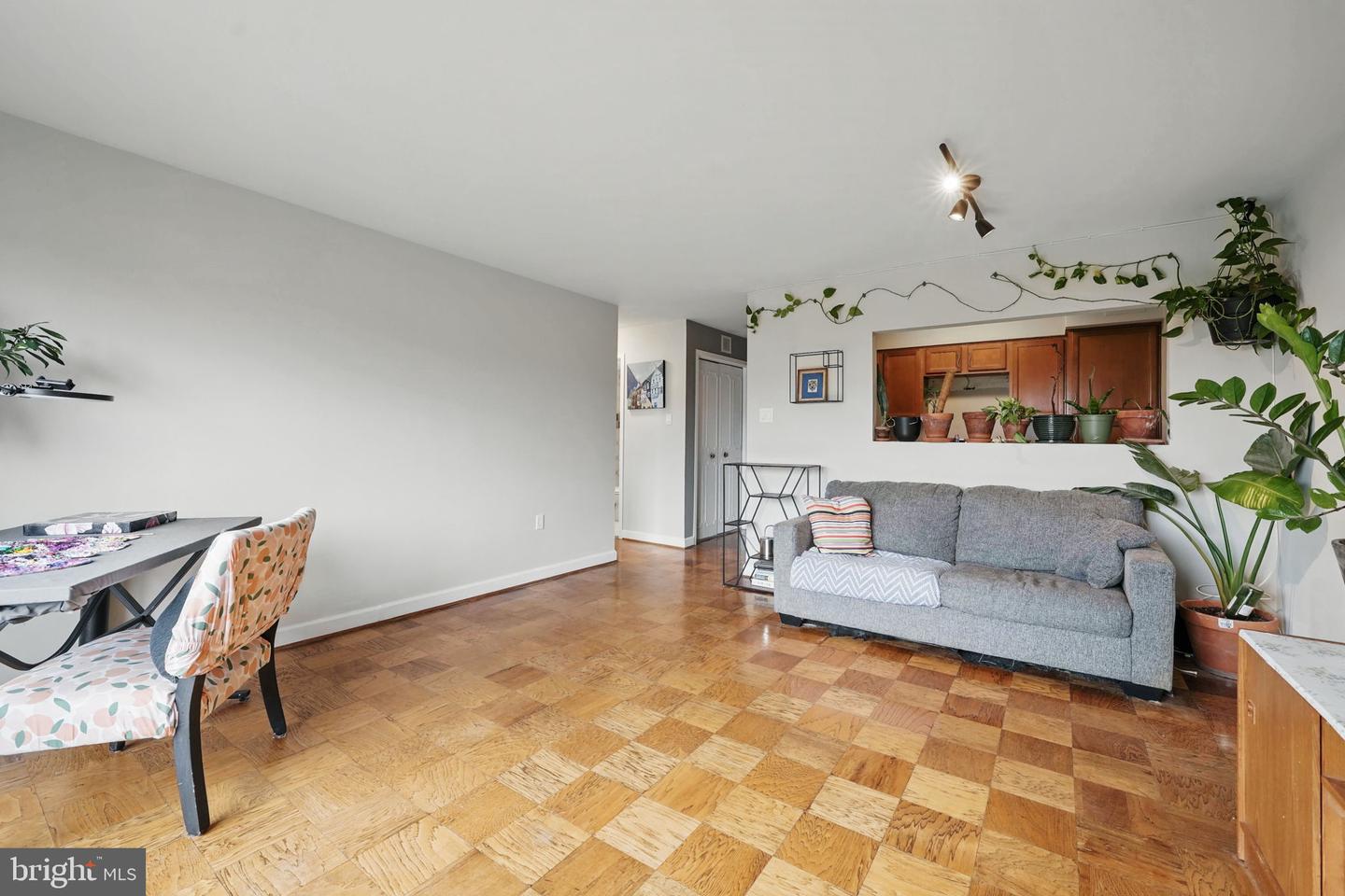 2501 CALVERT ST NW #811, WASHINGTON, District Of Columbia 20008, 1 Bedroom Bedrooms, ,1 BathroomBathrooms,Residential,For sale,2501 CALVERT ST NW #811,DCDC2206602 MLS # DCDC2206602