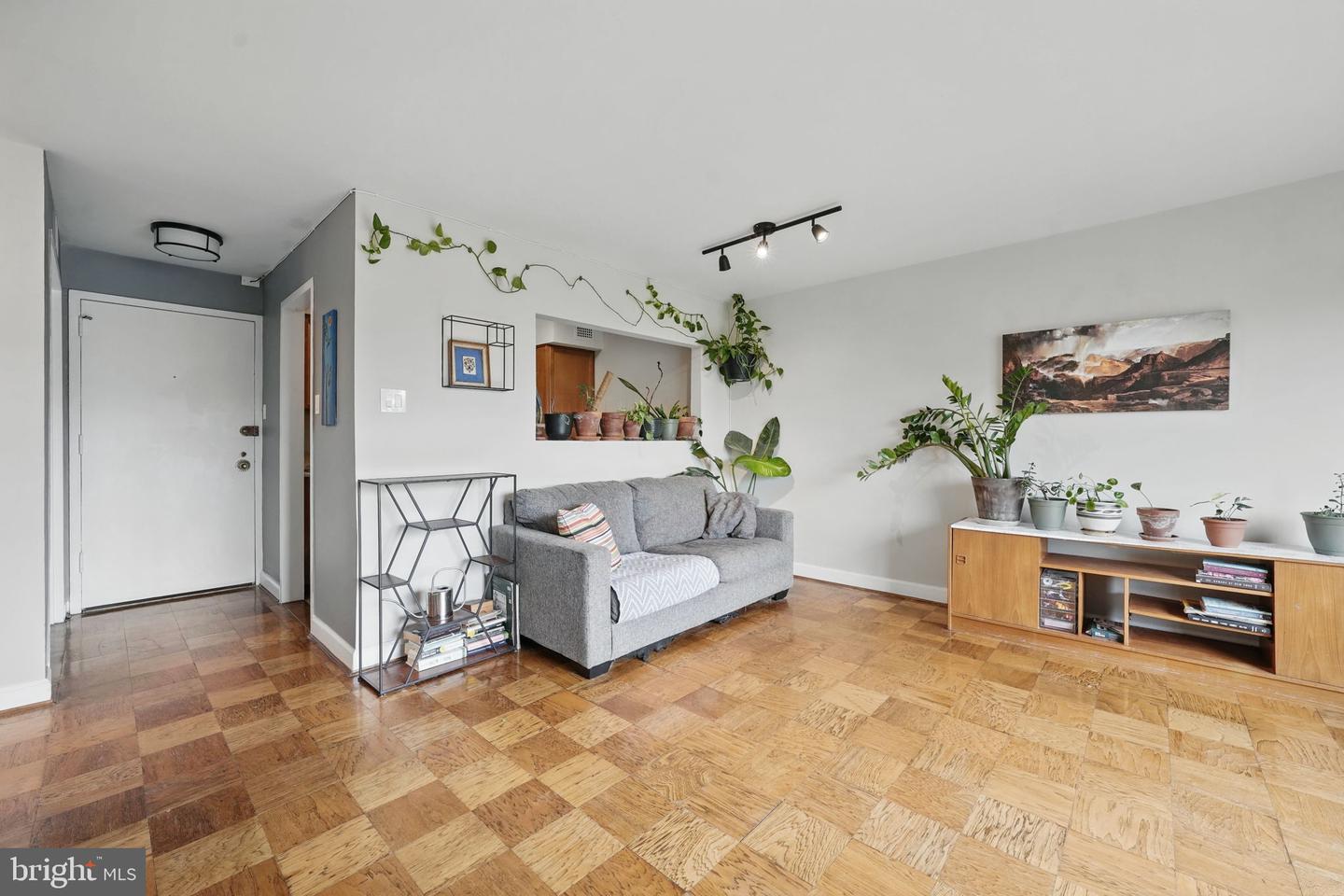 2501 CALVERT ST NW #811, WASHINGTON, District Of Columbia 20008, 1 Bedroom Bedrooms, ,1 BathroomBathrooms,Residential,For sale,2501 CALVERT ST NW #811,DCDC2206602 MLS # DCDC2206602