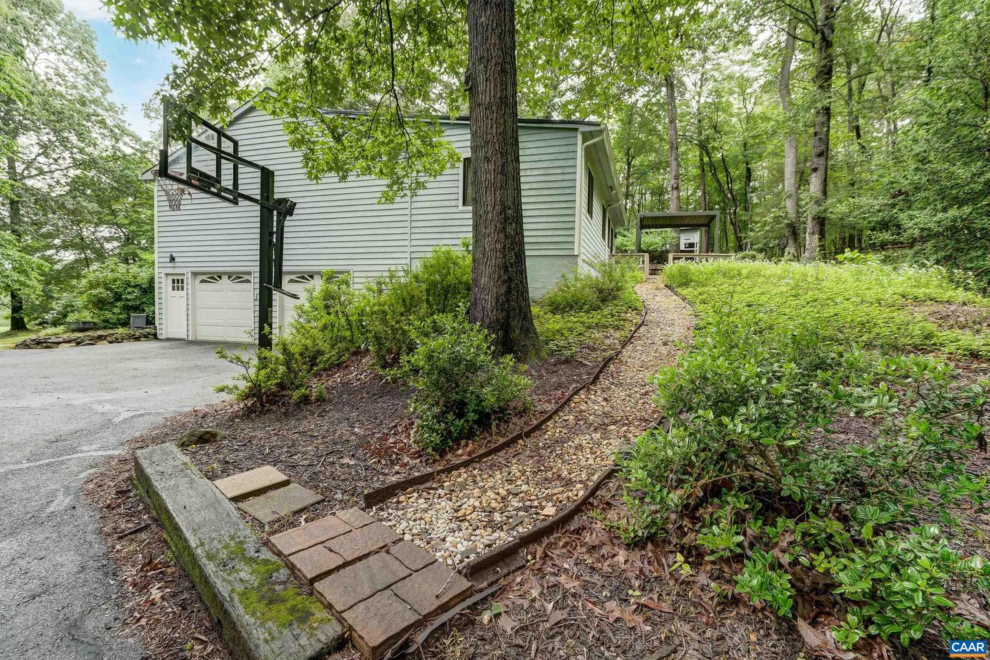 7160 BURNT MOUNTAIN RD, AFTON, Virginia 22920, 3 Bedrooms Bedrooms, ,3 BathroomsBathrooms,Residential,For sale,7160 BURNT MOUNTAIN RD,665903 MLS # 665903