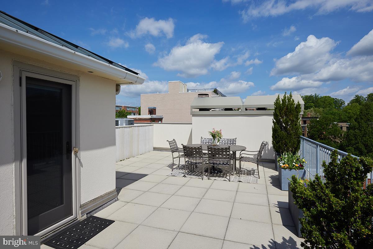 2801 CONNECTICUT AVE NW #32, WASHINGTON, District Of Columbia 20008, 3 Bedrooms Bedrooms, ,3 BathroomsBathrooms,Residential,For sale,2801 CONNECTICUT AVE NW #32,DCDC2206624 MLS # DCDC2206624