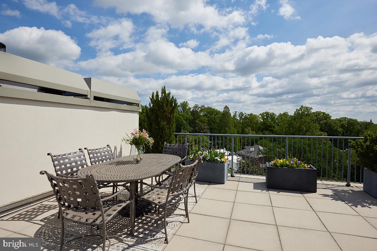 2801 CONNECTICUT AVE NW #32, WASHINGTON, District Of Columbia 20008, 3 Bedrooms Bedrooms, ,3 BathroomsBathrooms,Residential,For sale,2801 CONNECTICUT AVE NW #32,DCDC2206624 MLS # DCDC2206624