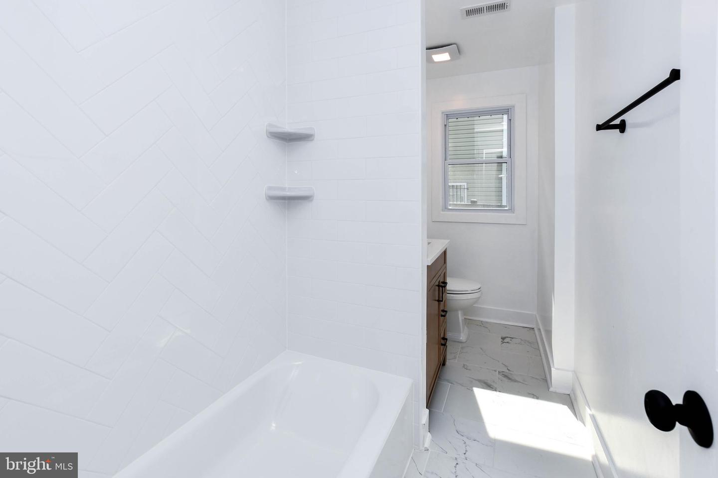 4827 MEADE ST NE, WASHINGTON, District Of Columbia 20019, 4 Bedrooms Bedrooms, ,3 BathroomsBathrooms,Residential,For sale,4827 MEADE ST NE,DCDC2206638 MLS # DCDC2206638
