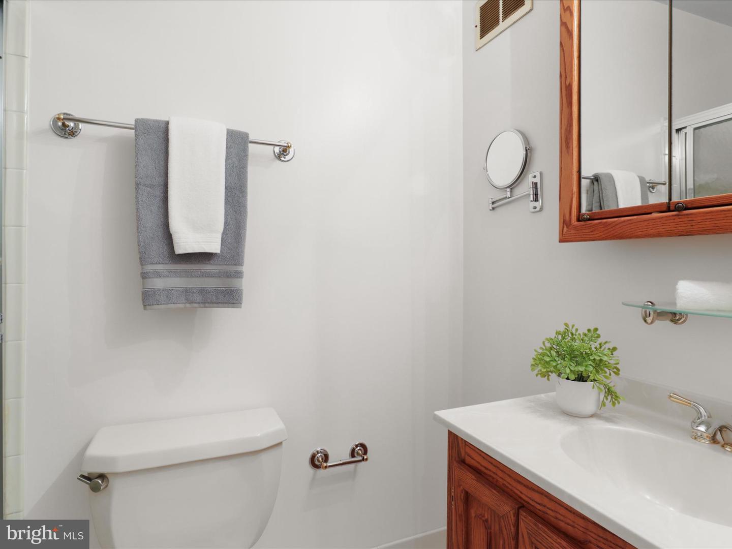 11856 SAINT TRINIANS CT, RESTON, Virginia 20191, 3 Bedrooms Bedrooms, ,2 BathroomsBathrooms,Residential,For sale,11856 SAINT TRINIANS CT,VAFX2249150 MLS # VAFX2249150