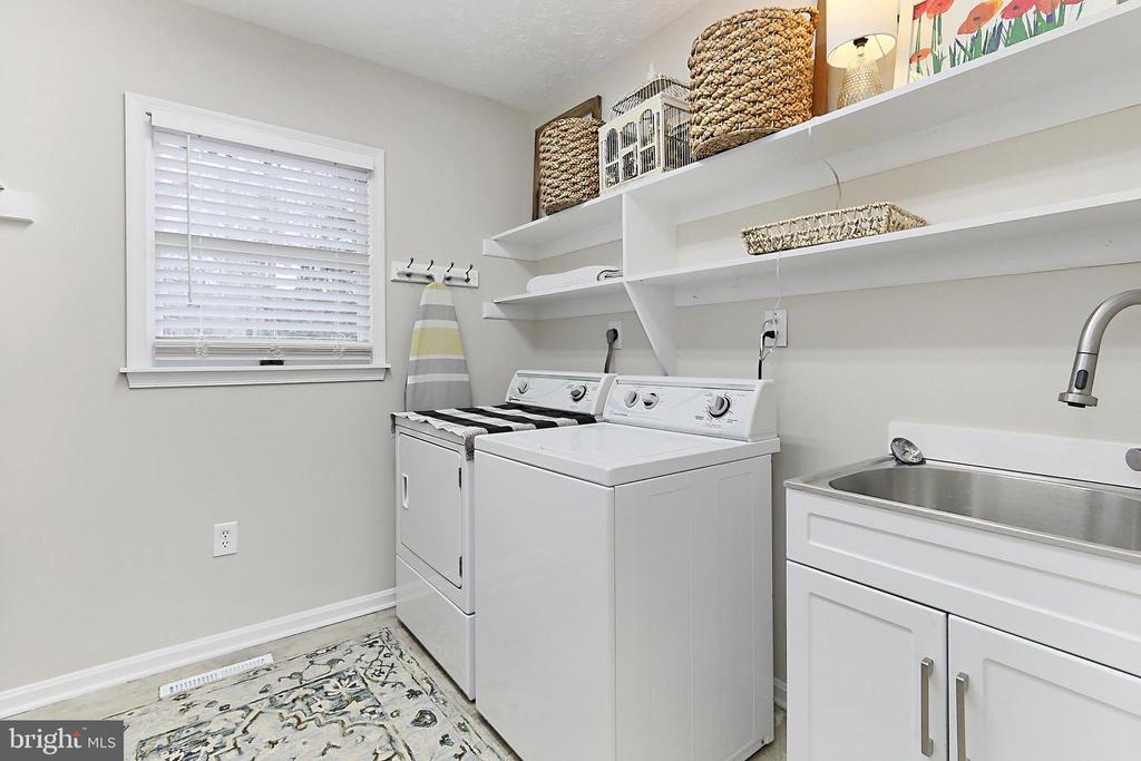 7400 POPLAR POINT LN, WARRENTON, Virginia 20186, 5 Bedrooms Bedrooms, ,4 BathroomsBathrooms,Residential,7400 POPLAR POINT LN,VAFQ2016090 MLS # VAFQ2016090