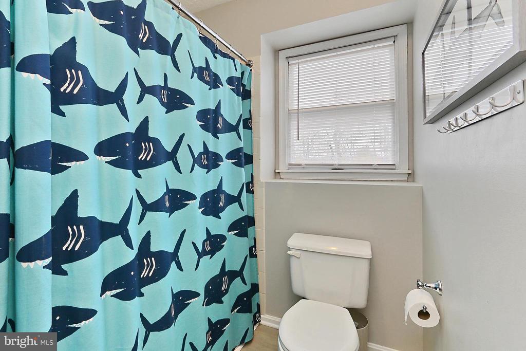 7400 POPLAR POINT LN, WARRENTON, Virginia 20186, 5 Bedrooms Bedrooms, ,4 BathroomsBathrooms,Residential,7400 POPLAR POINT LN,VAFQ2016090 MLS # VAFQ2016090