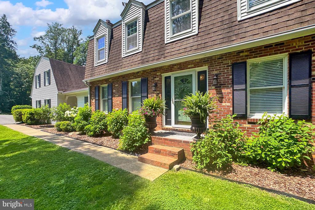 7400 POPLAR POINT LN, WARRENTON, Virginia 20186, 5 Bedrooms Bedrooms, ,4 BathroomsBathrooms,Residential,7400 POPLAR POINT LN,VAFQ2016090 MLS # VAFQ2016090
