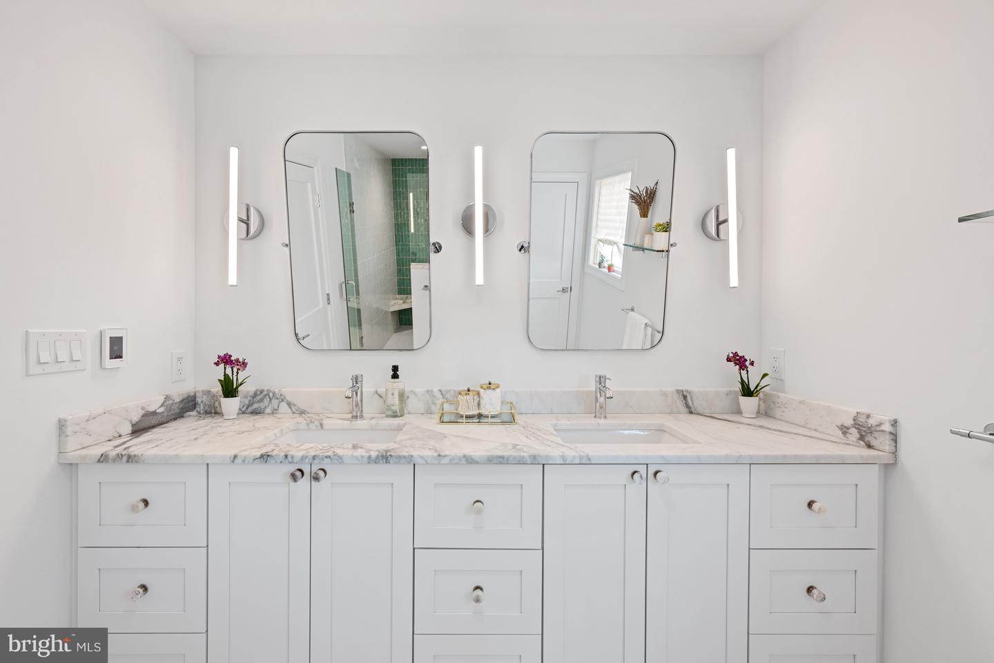 1307 CLEVELAND ST, ALEXANDRIA, Virginia 22302, 3 Bedrooms Bedrooms, ,3 BathroomsBathrooms,Residential,For sale,1307 CLEVELAND ST,VAAX2038478 MLS # VAAX2038478